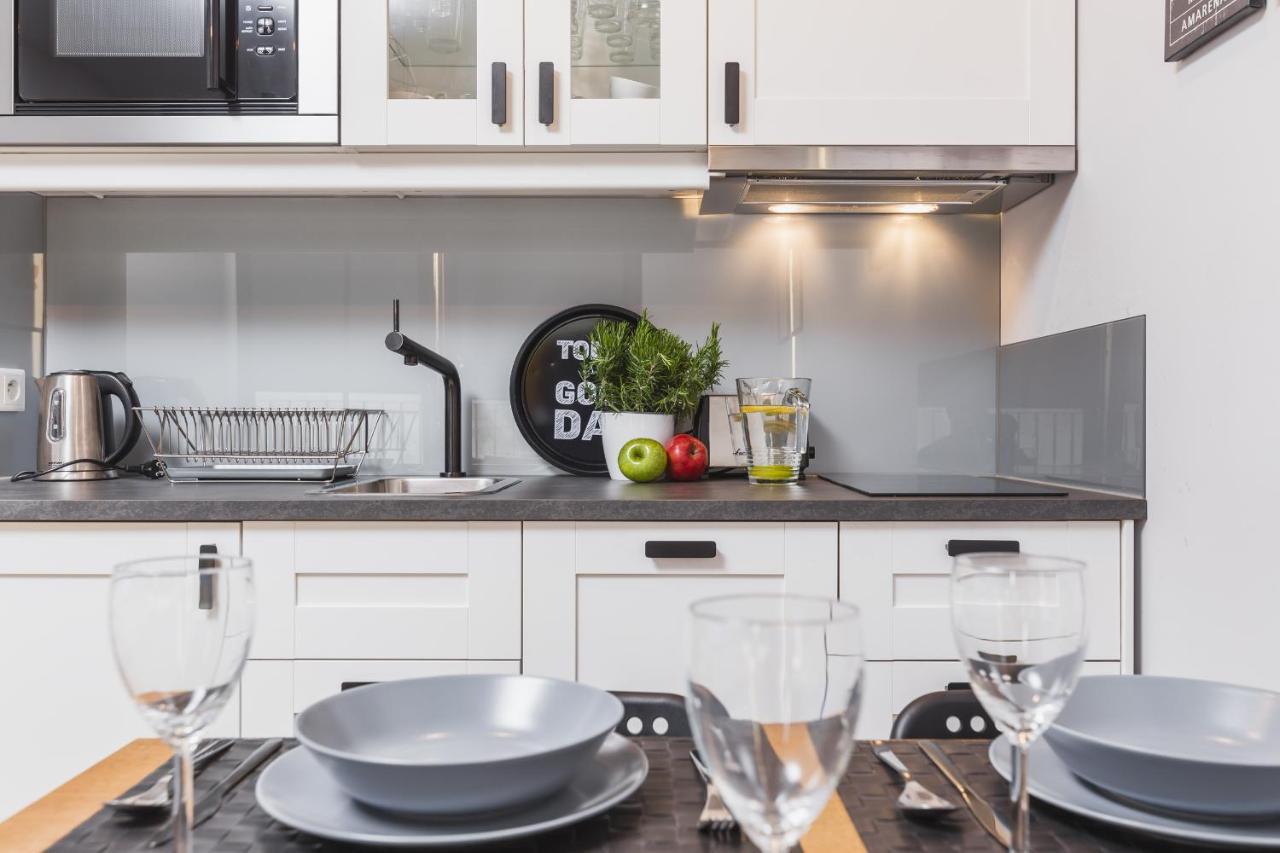 Sunflower Apartment Old Town كراكوفيا المظهر الخارجي الصورة