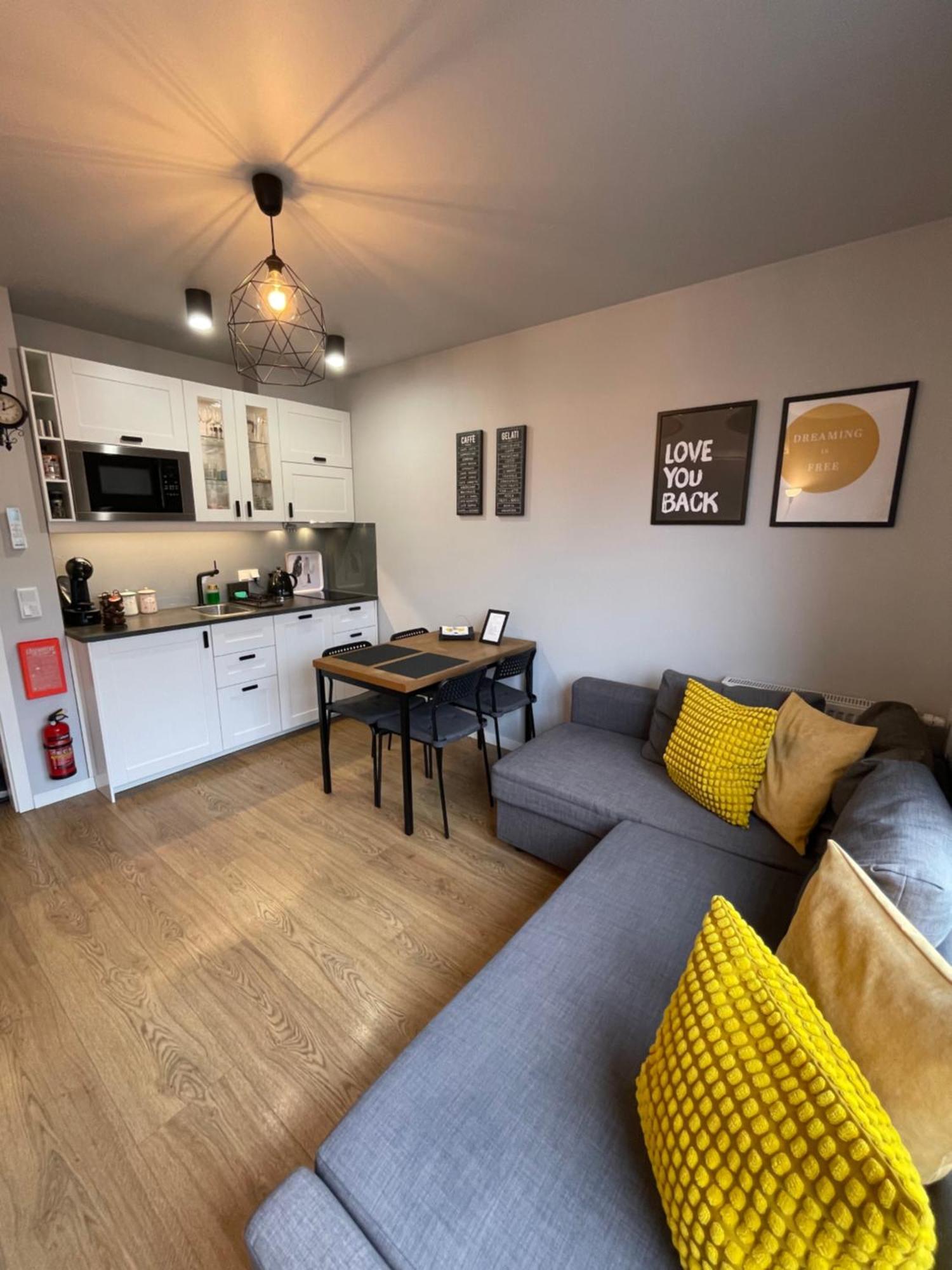 Sunflower Apartment Old Town كراكوفيا المظهر الخارجي الصورة